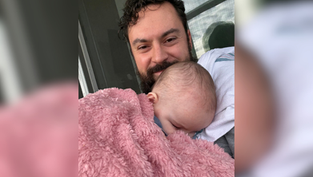 Amor entre mis brazos: la misión católica de un padrino