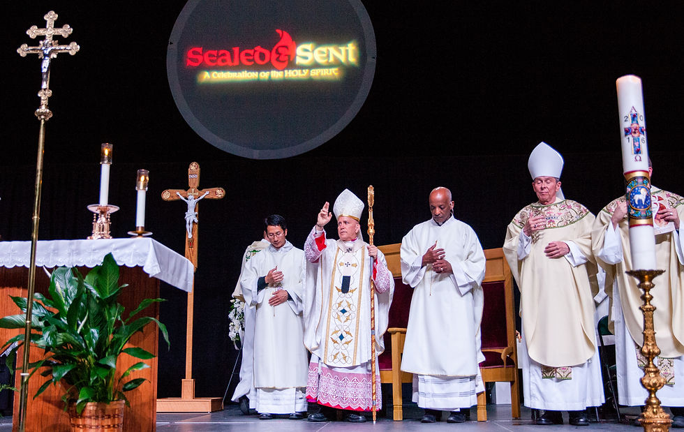 Religiosos vestidos de blanco en ceremonia católica, uno bendiciendo. Fondo negro con el texto "Sealed & Sent". Velas y cruz presentes.