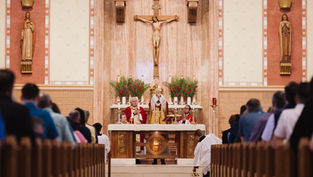 Parroquia St. Vincent de Paul celebra su centenario con una iglesia renovada
