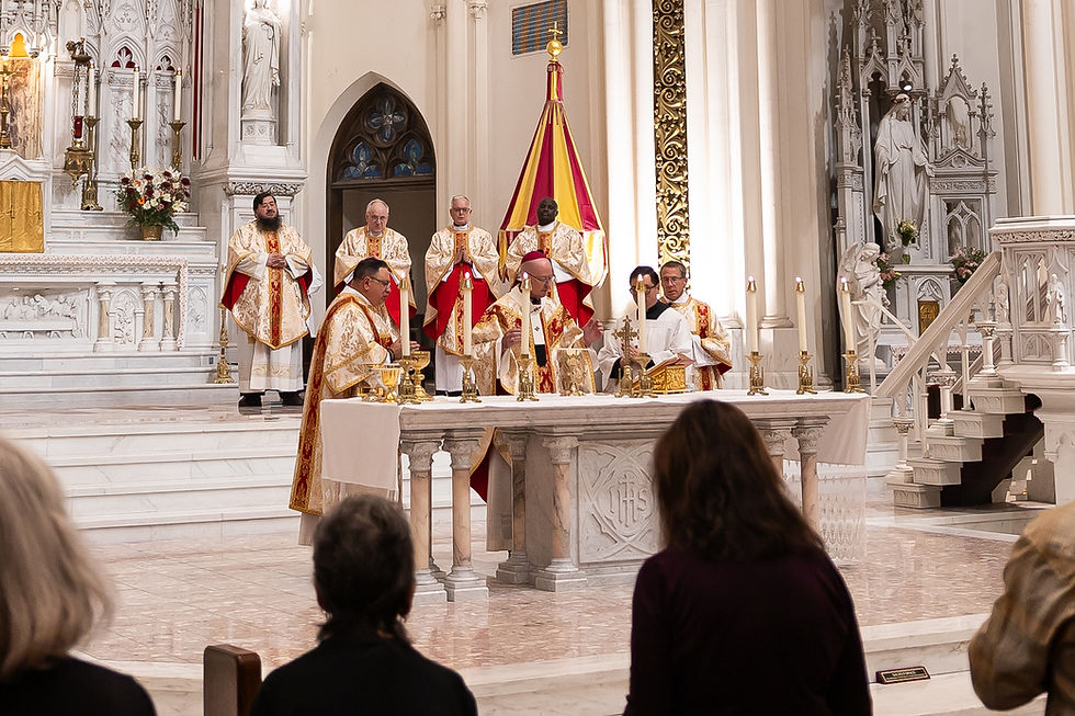 El arzobispo James Golka celebró la Misa por el 114.º aniversario de la dedicación de la Catedral Basílica de la Inmaculada Concepción. (Foto de Morgan Knobloch/El Pueblo Católico)