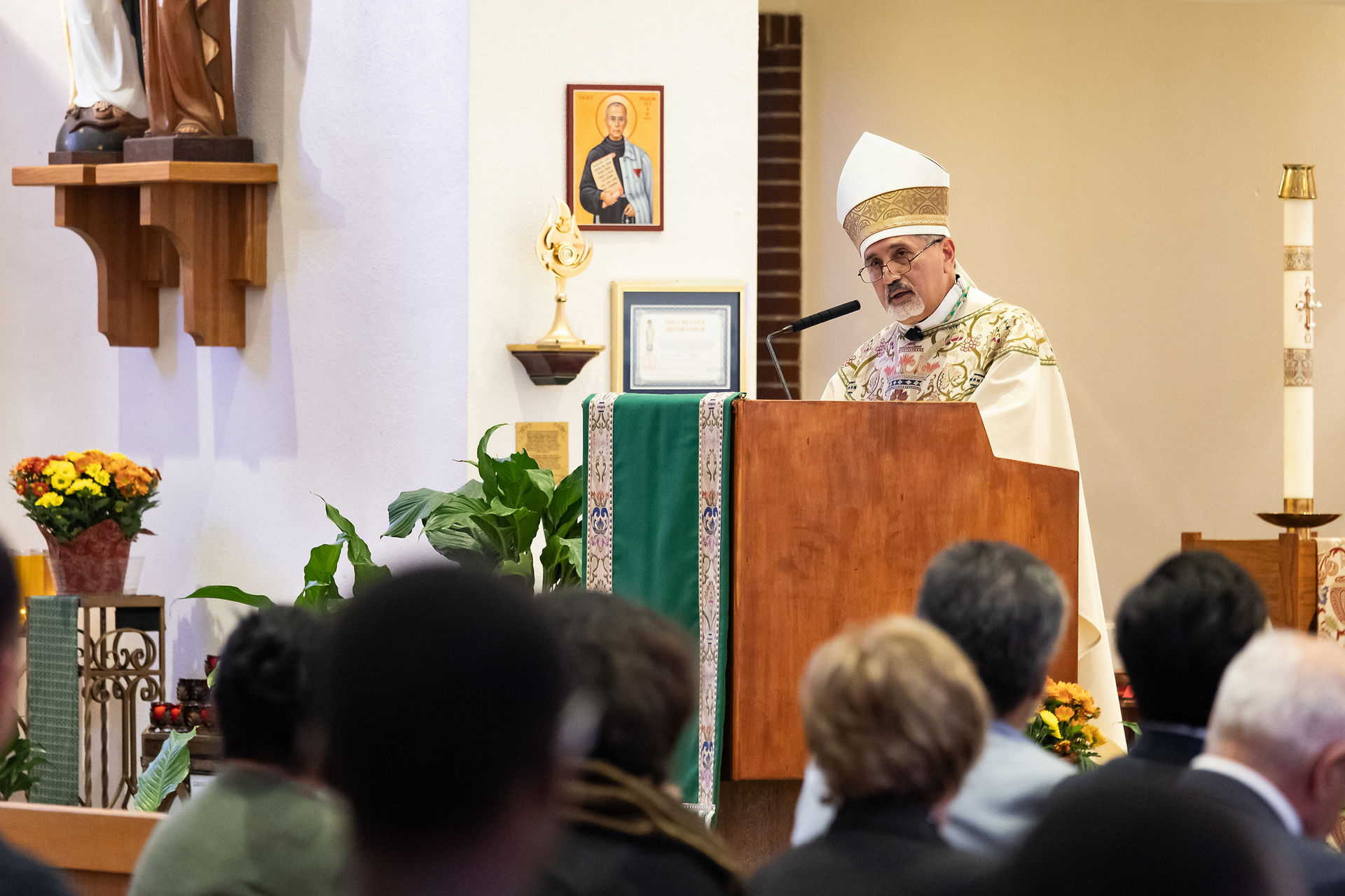 En su homilía, el obispo Jorge destacó el aporte de los migrantes a la Iglesia.