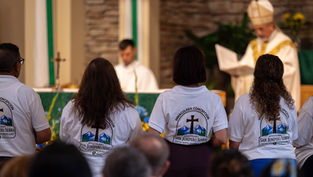 “Hombro a hombro con Cristo”: Nuevo apostolado hispano celebra Misa de instalación