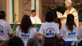 “Hombro a hombro con Cristo”: Nuevo apostolado hispano celebra Misa de instalación