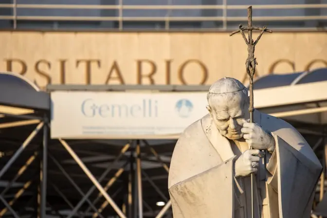 El Papa Francisco continúa ingresado desde el pasado 14 de febrero (Crédito: Daniel Ibañez/ EWTN News)