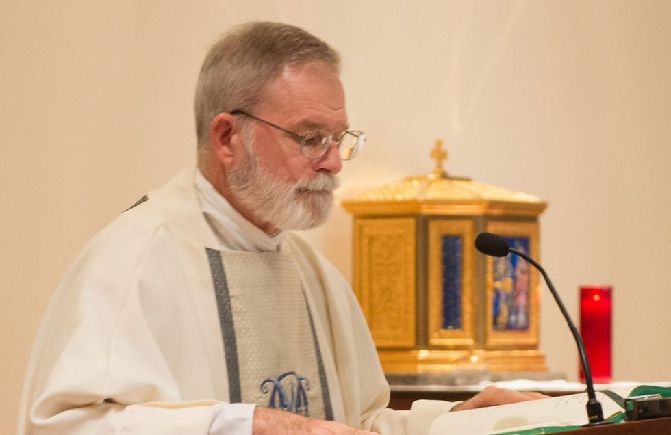 El padre James Bernard Doran, OMV, predica durante la Misa. (Foto proporcionada)