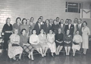 Padres de estudiantes de la escuela preparatoria Machebeuf. (Foto: Archivos de la Arquidiócesis de Denver)