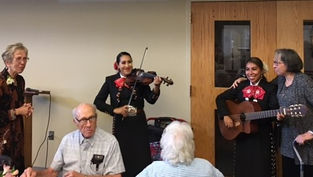 Comunidad de Denver festeja 25 años de votos de la hermana Alicia Cuarón