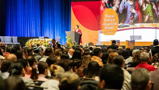 Primera Convención Eucarística en español lleva a miles a una fe renovada en la Presencia Real de Jesús en la Eucaristía