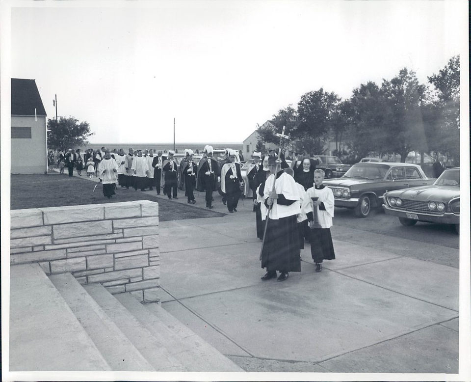 Foto de la dedicación del convento de la iglesia Sacred Heart en Roggen en 1963 (Foto de los archivo