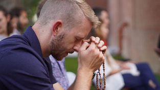 Cómo rezar el rosario de acción de gracias — y por qué importa