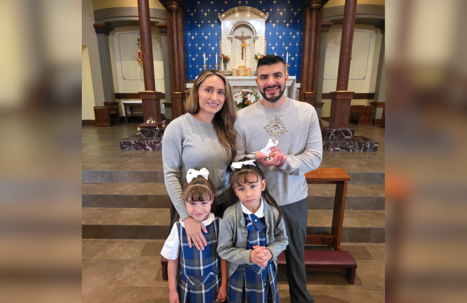 Para Jessica Carillo y su esposo Mario, la llegada del beato Miguel Pro a la iglesia y escuela católica de Westminster fue un momento providencial de gracia, que pudo haber propiciado una curación milagrosa. (Foto proporcionada)