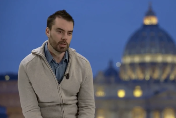 El nuevo volumen del santo padre es dirigido por el vaticanista Hernán Reyes Alcaide. (Foto: “EWTN News Nightly”)